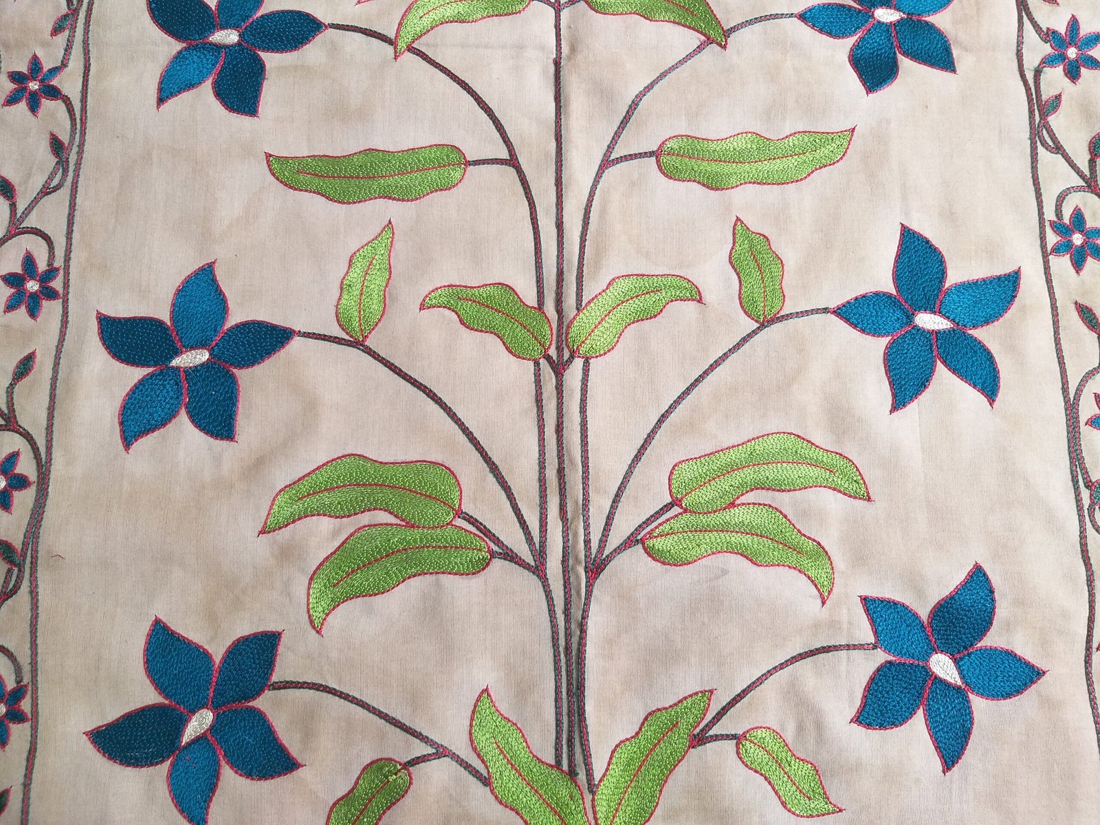 Handmade Embroidery Wallhanging Mughal Flower , Silk Wallhanging , Home Decor - Image 5