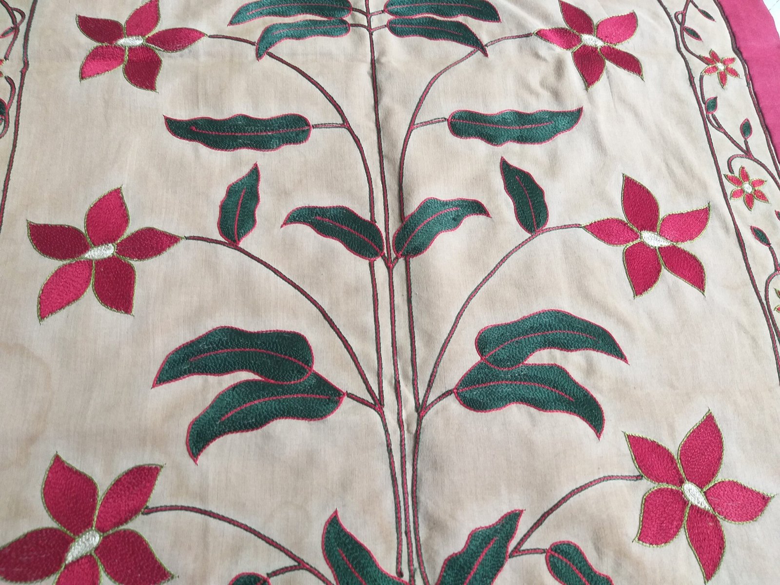 Handmade Embroidery Wallhanging Mughal Flower , Silk Wallhanging , Home Décor - Image 5