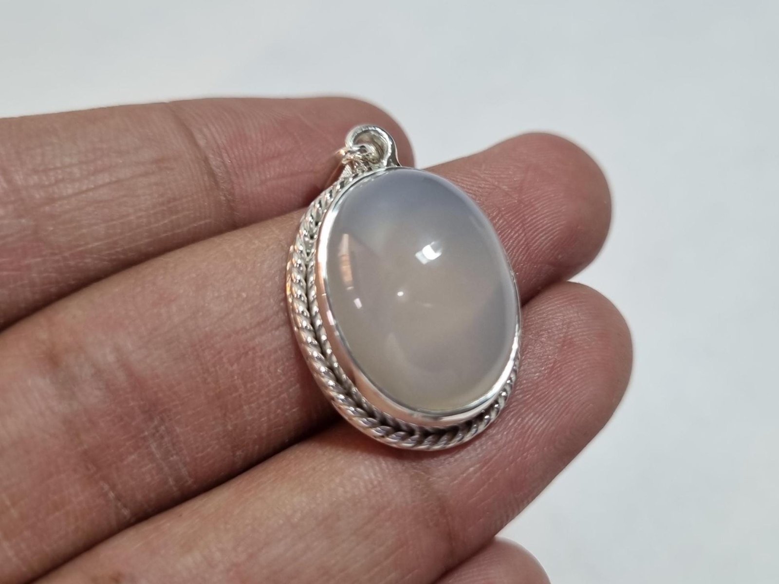 White Agate Pendant , agate Pendant , rope design Pendant, Aqeeq Jewelry , Unique Pendant, White Gemstone Pendant ,Handmade Aqeeq Pendant