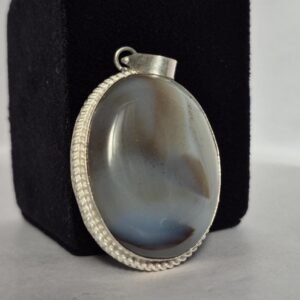 Natural Agate Pendant, Agate Necklace, Gemstone Pendant, Banded Aqeeq Pendant, Aqeeq Pendant, Gifts for her , gifts for mom , Unique jewelry