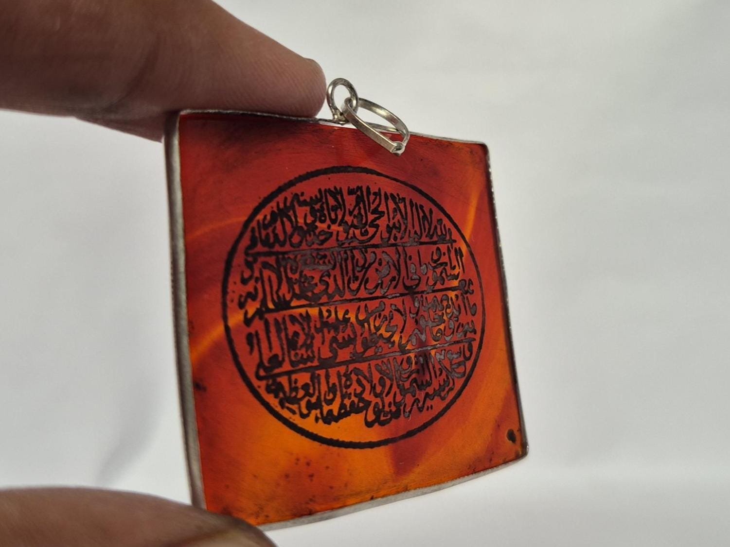 Islamic aqeek(agate) pendant with ayat ul kursi engraved, Unique Islamic Agate pendant , Yemeni Aqeeq Pendant, Red Yemeni Aqeeq - Agate . - Image 2