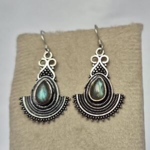 Natural labradorite earrings, Handmade labradorite earrings, flashing gemstone earrings, Handmade Earrings, Gift for her ,Designer Earrings